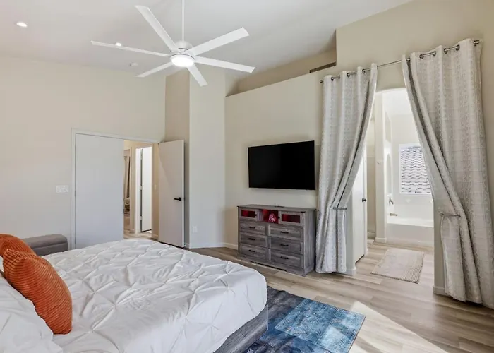Sparkling Saltwtrpoolspafirepitnetflixnfl Holiday home *